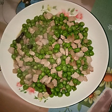 青豌豆炒肉丁