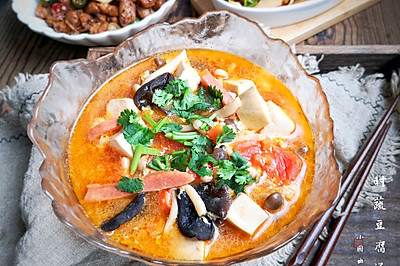 秋风起，你需要来一份营养丰富鲜美可口的时蔬豆腐汤