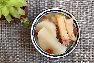 白萝卜响螺煲鸡-有助消化的汤水