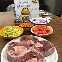 意大利炖小牛膝Osso Bucco的做法图解1