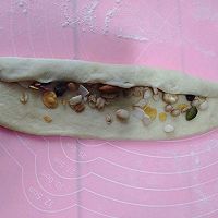 杏仁松软奶香排包的做法图解9