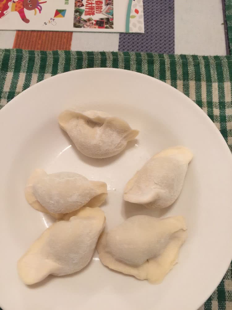 牛肉芹菜饺子的做法图解3