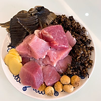 广东养生汤猫爪草膨鱼腮炖瘦肉汤的做法图解1