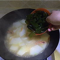 鲜掉眉毛-冬瓜海带虾球汤的做法图解3