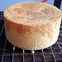六寸酸奶戚风#甜蜜厨神#的做法图解13
