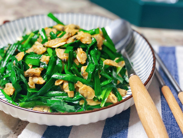 鲜味韭菜炒蛤蜊肉的做法