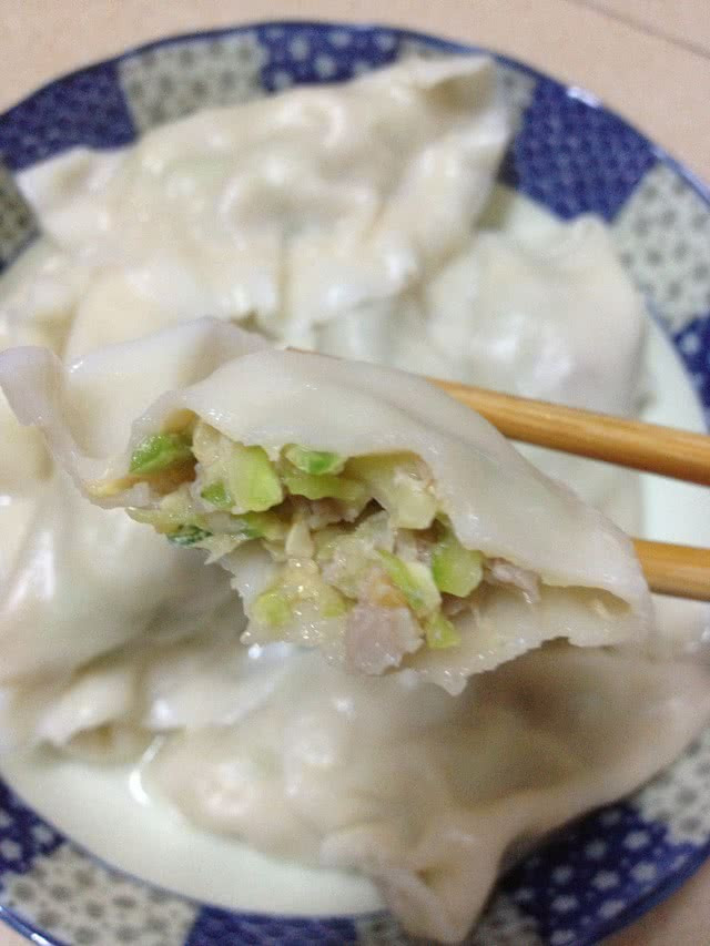 西葫芦猪肉饺子的做法