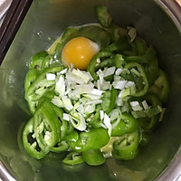 传统辣椒炒鸡蛋的做法图解4