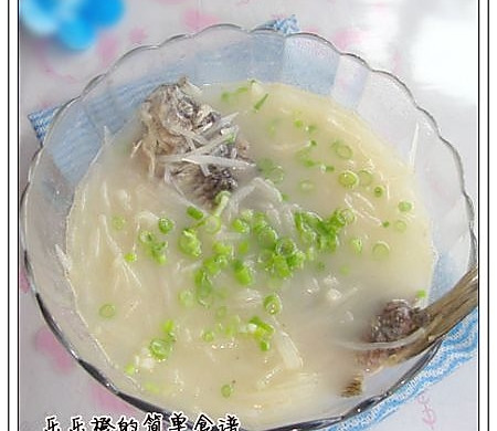 营养又美肤的汤水——萝卜丝鲫鱼汤 (豆果美食)