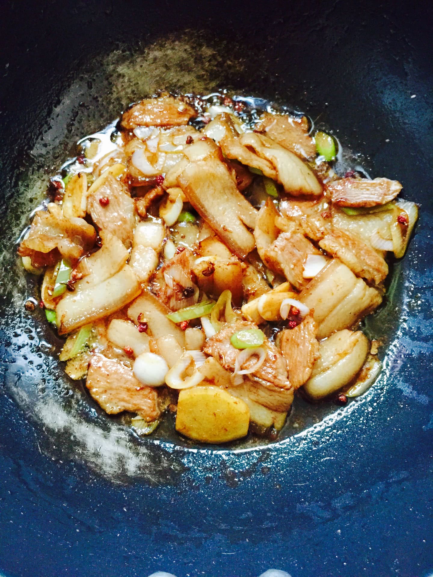 五花肉的简单家常做法辣椒炒肉 简单又美味_哔哩哔哩_bilibili
