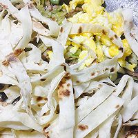 肉丝炒饼的做法图解10