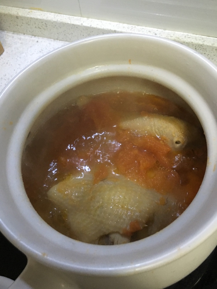西红柿鸡汤的做法