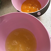 9寸方盘古早海绵蛋糕的做法图解1