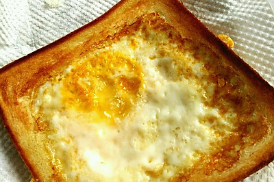 黄金煎蛋面包