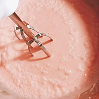春色多彩草莓冰激凌的做法图解4
