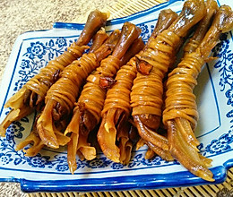 风味独特、骨酥而脆*水阳三宝之一鸭脚包的做法