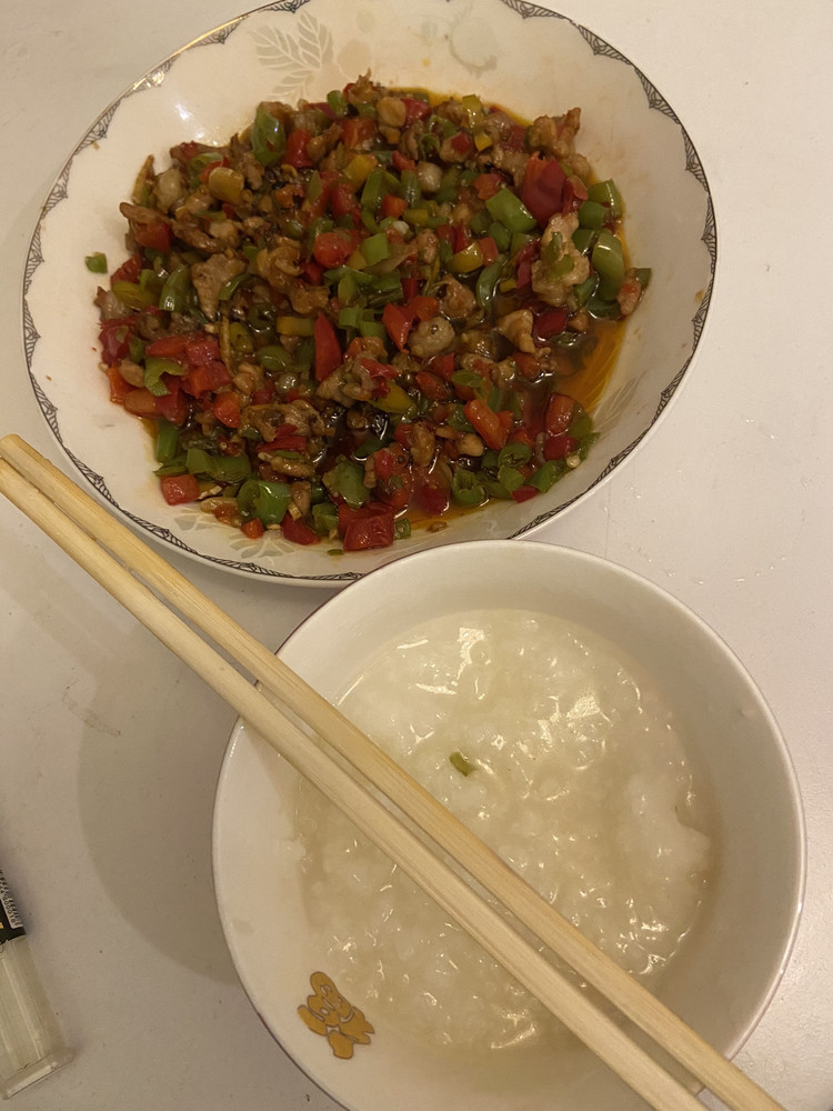 辣椒肉丁 下饭神器的做法