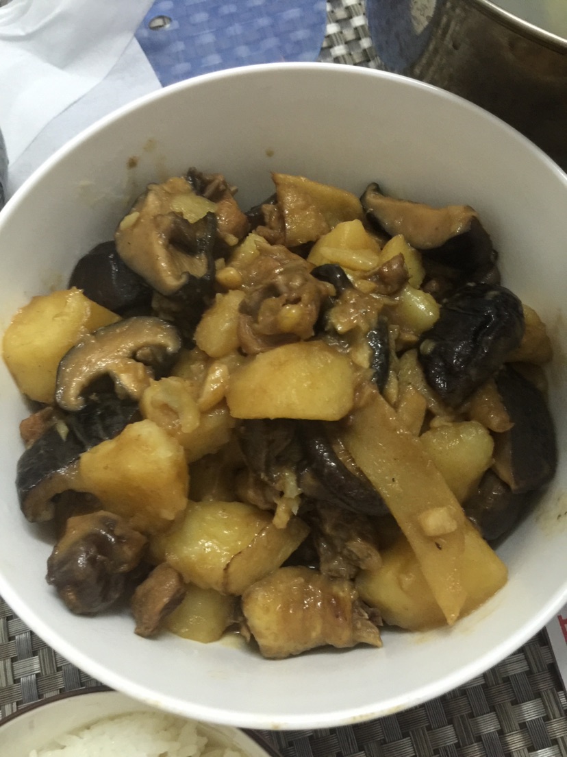 土豆香菇黄焖鸡的做法图解5