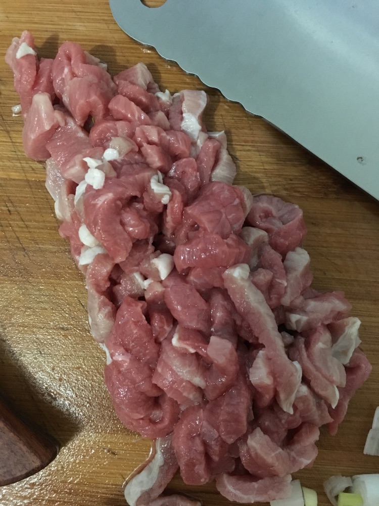 芹菜炒牛肉的做法图解3