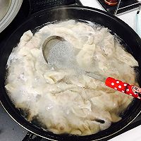 猪肉香菇鲜虾水饺的做法图解6