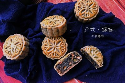 广式伍仁月饼