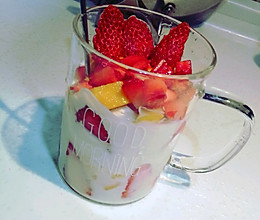 水果酸奶杯的做法