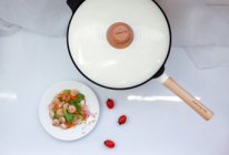 虾仁西芹_九阳轻奢炒锅的做法
