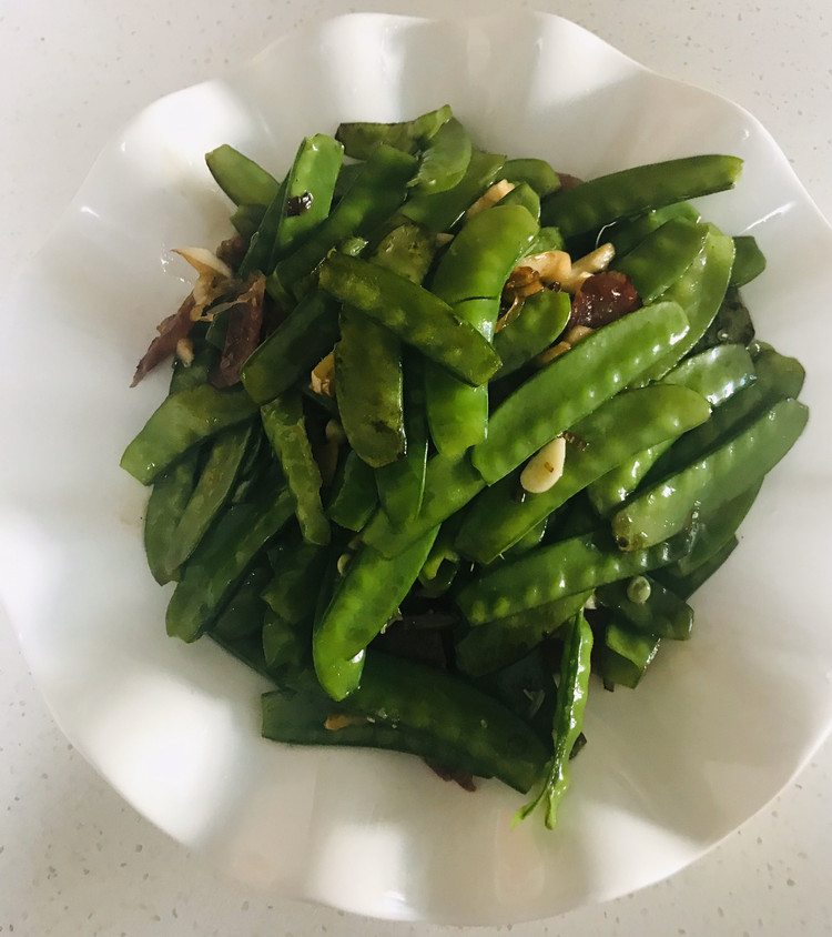 荷兰豆炒腊肠的做法