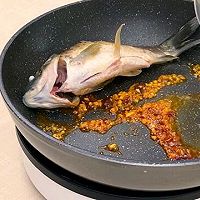 红烧鲫鱼丨肉质紧味道鲜美的做法图解4
