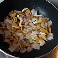 香干回锅肉的做法图解4