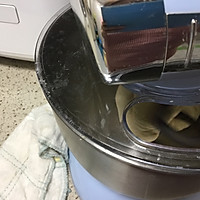 牛奶面包的做法图解2