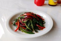葱椒拌炒绿叶菜的做法
