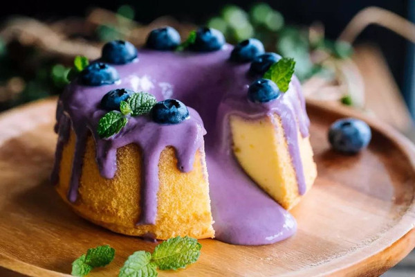 蓝莓岩溶蛋糕