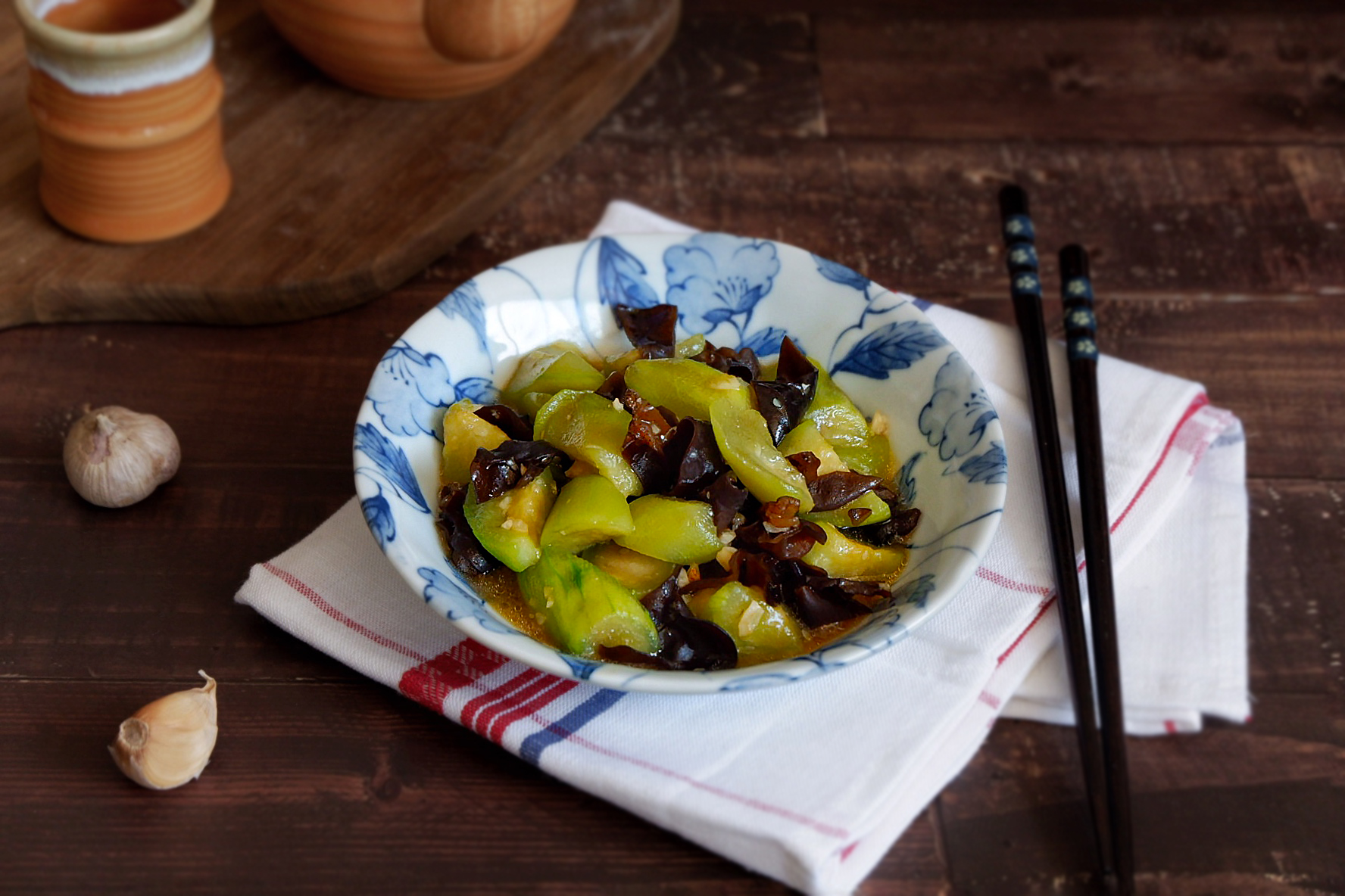 Braised towel gourd with oyster sauce