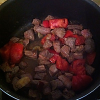 中西合并西红柿牛肉土豆汤的做法图解4