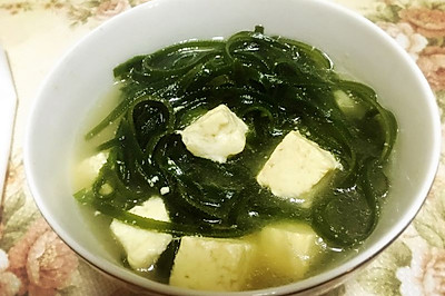 韩式简餐 海带豆腐汤