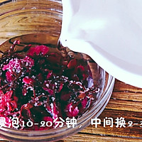 春暖花开，花季里的花美食～樱花蛋糕卷的做法图解1