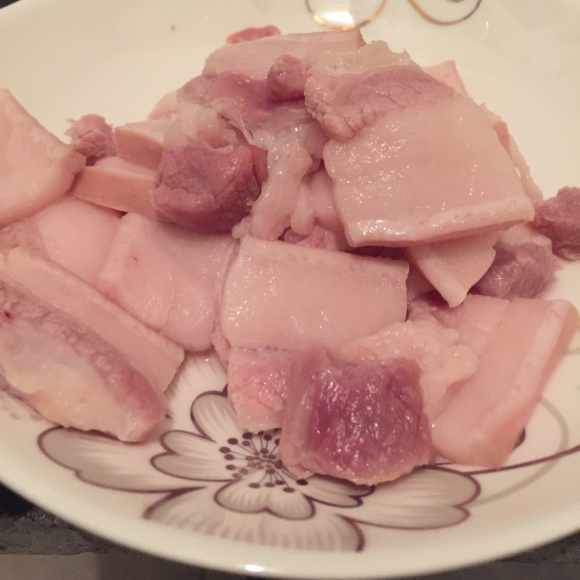 家常小炒肉的做法图解1