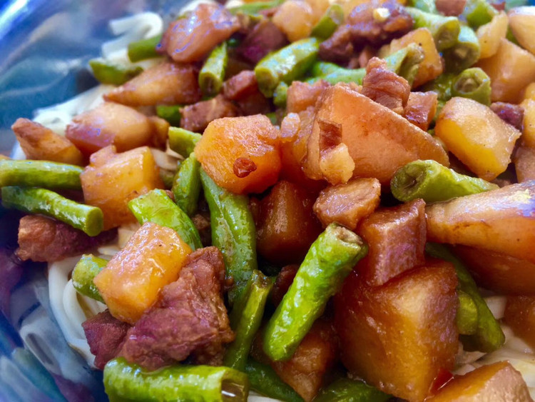土豆豆角烧排骨的做法