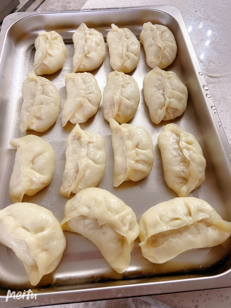 素馅发面饺子的做法