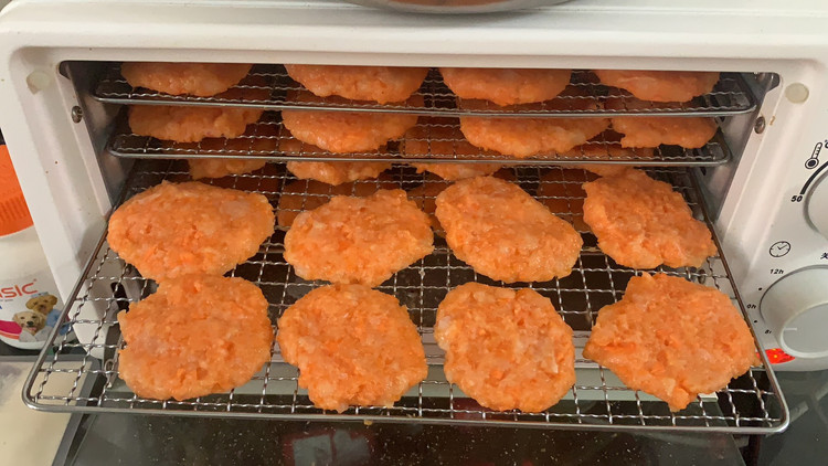胡萝卜鸡胸肉饼干的做法