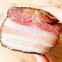 怎么让腊肉炒起来不干不硬的做法图解1