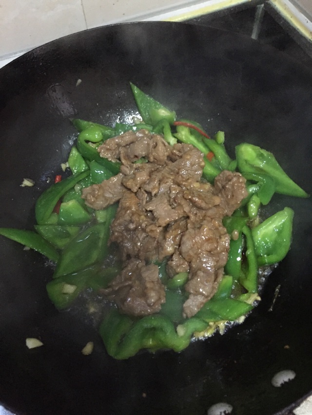 青椒炒牛肉的做法图解7