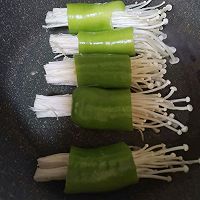 糖醋尖椒酿金针菇的做法图解4