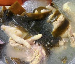 #夏日餐桌降温企划#筒骨鸡爪海带汤的做法