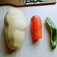 青椒土豆丝#每一道菜都是一台食光机#的做法图解1