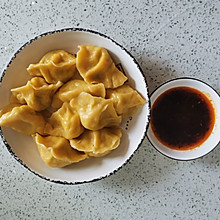 黄灿灿的素三鲜水饺