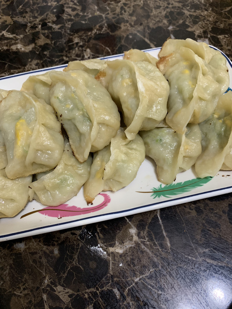 黄瓜鸡蛋煎饺的做法