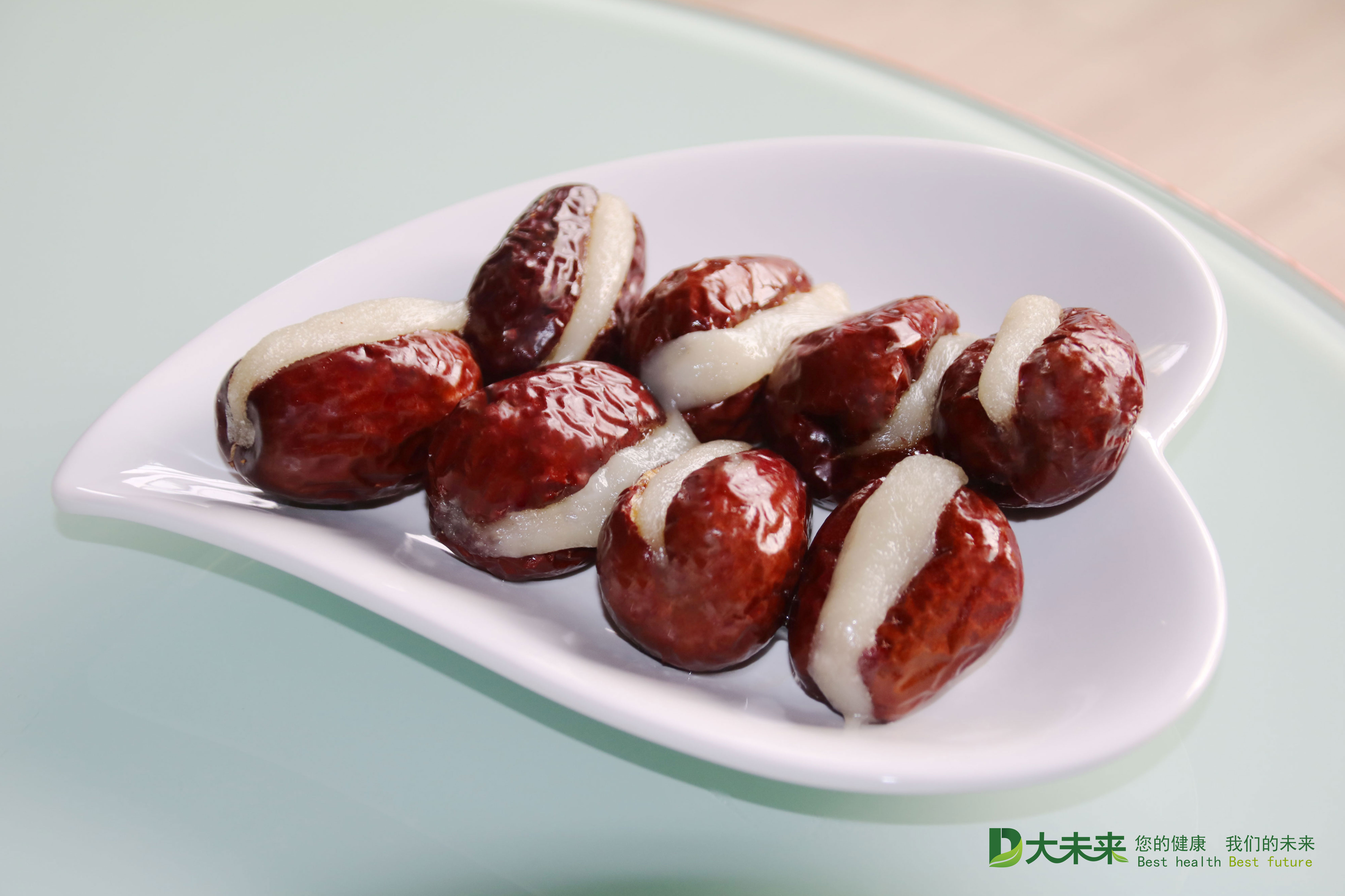 Red dates stuffed with glutinous rice