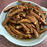 葱爆卤豆腐的做法图解2